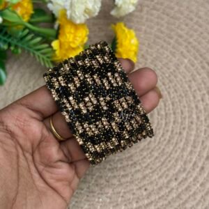 Raga Model - Black