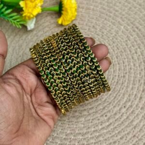 Mayil Model - Dark Green