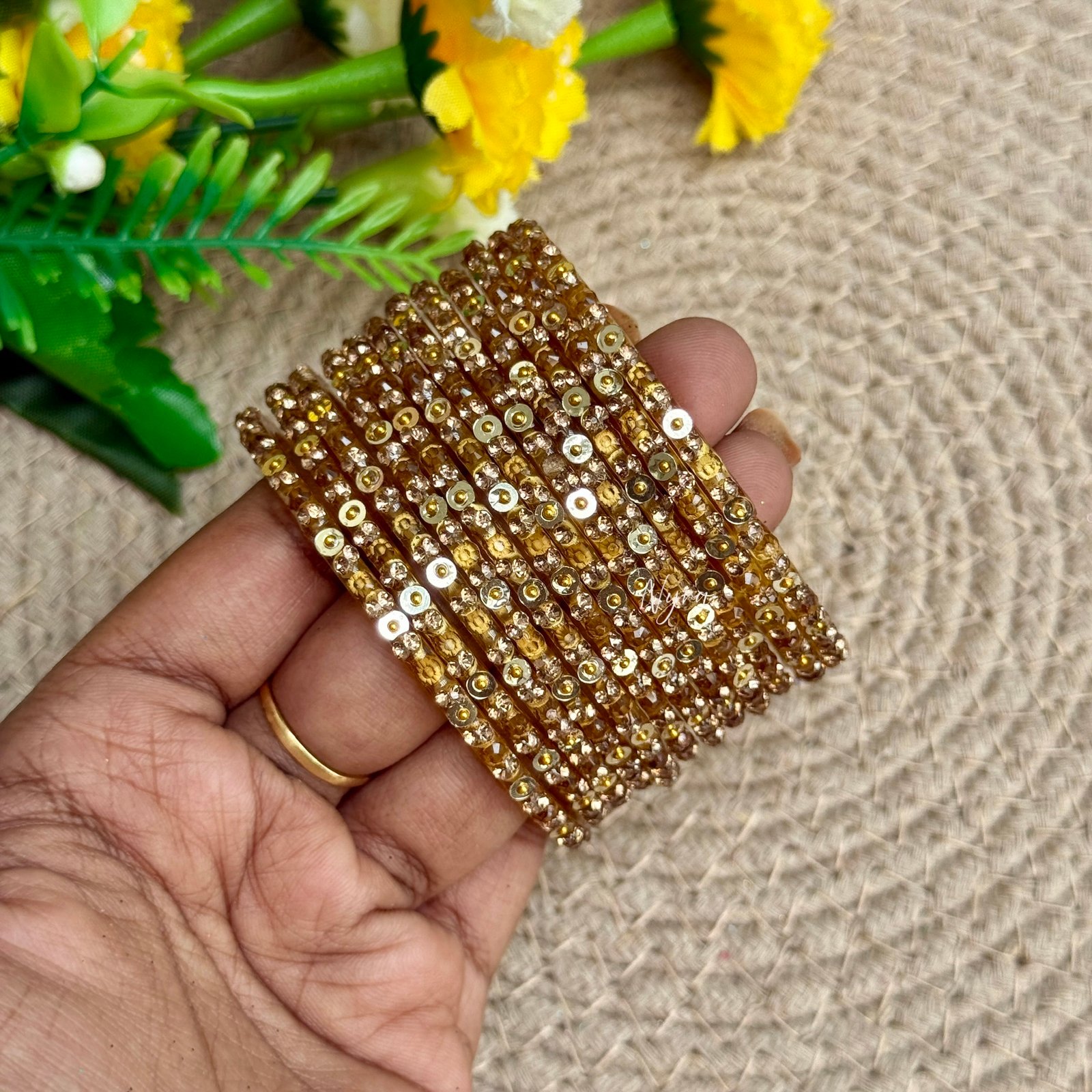 Vinmeen Model - Golden