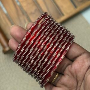 Nadhi Model - Red