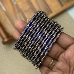 Nadhi Model - Dark Blue