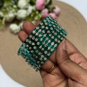 Kayal Model - Pastel green