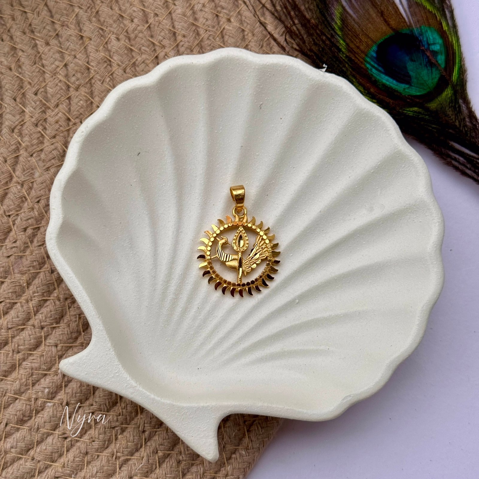 Vel mayil round pendant π¦ππΌ