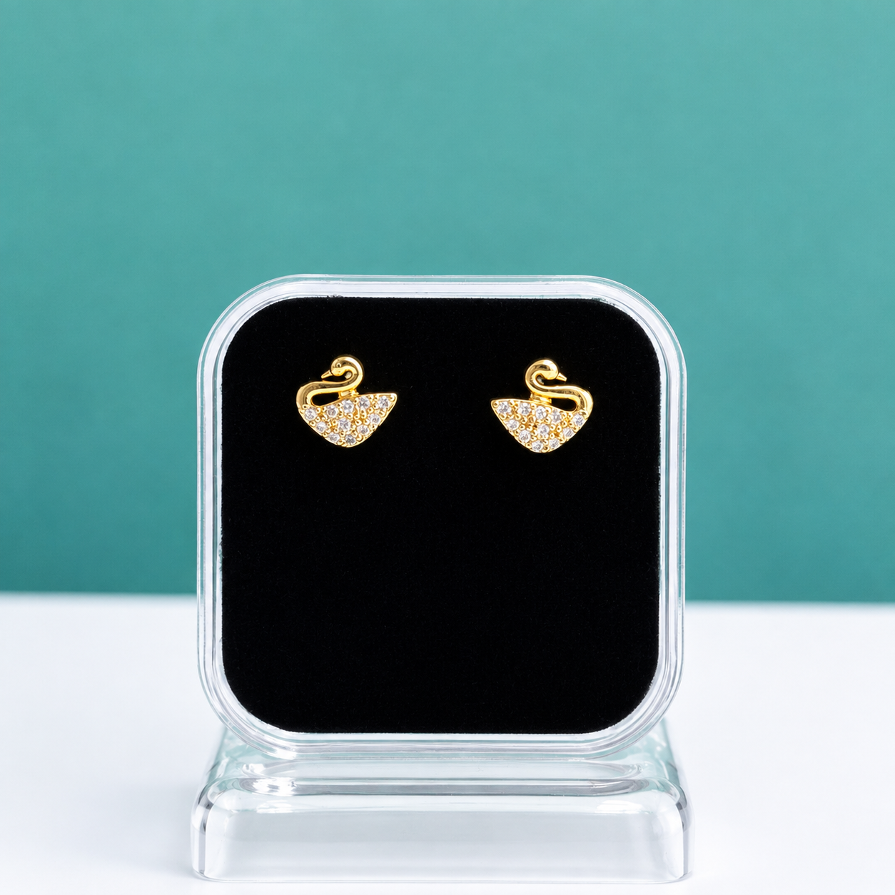 Swan crystal minimal stud - Image 2