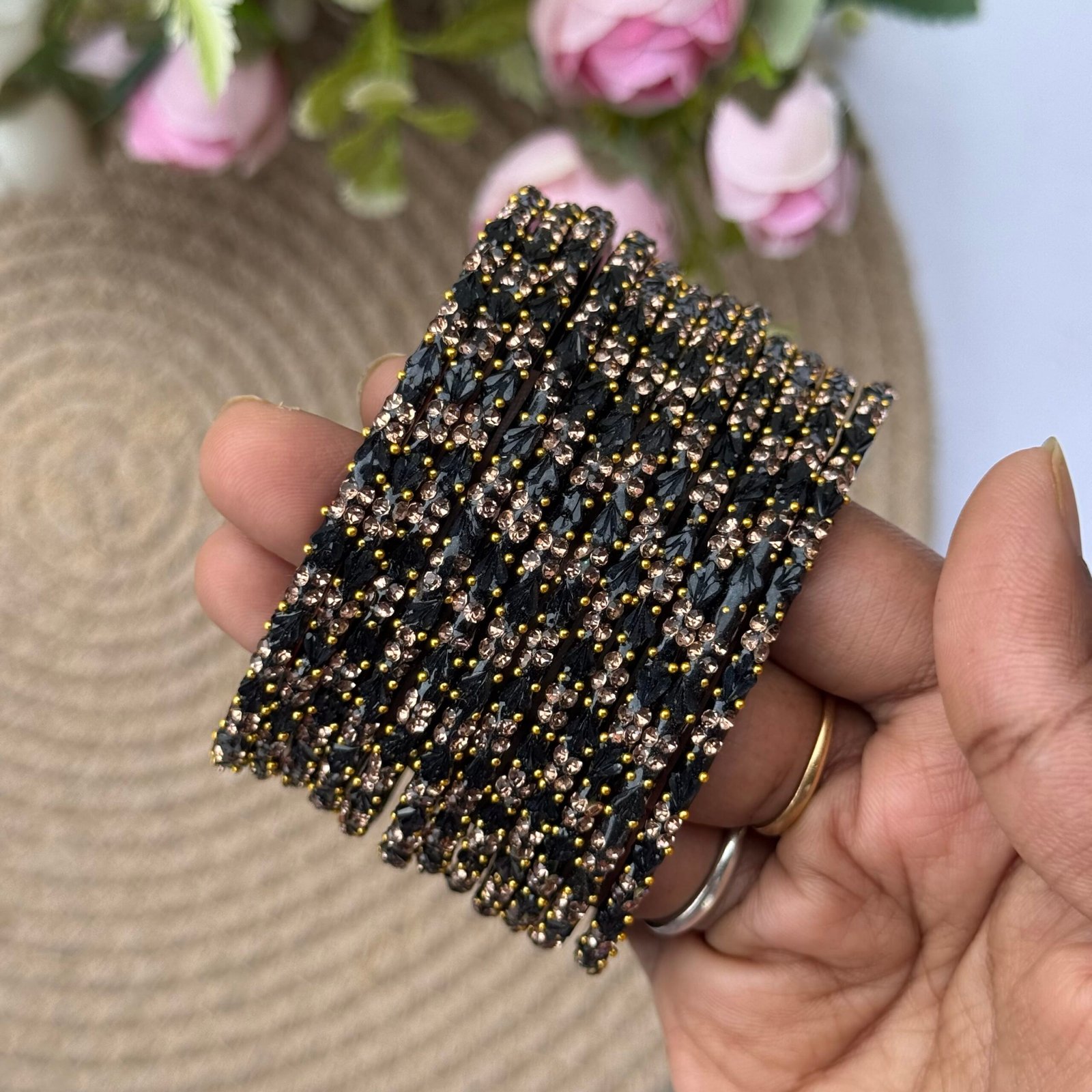 Lilly Matte Model - Black