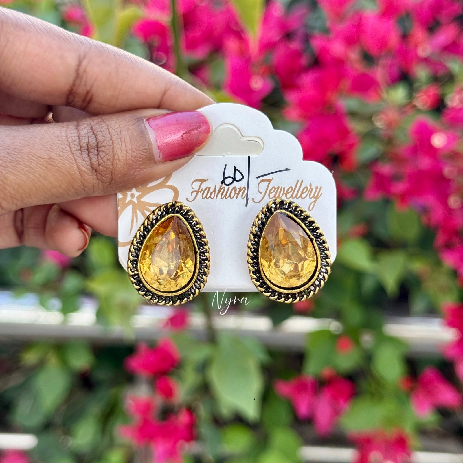 Aesthetic Stone studs - Image 2