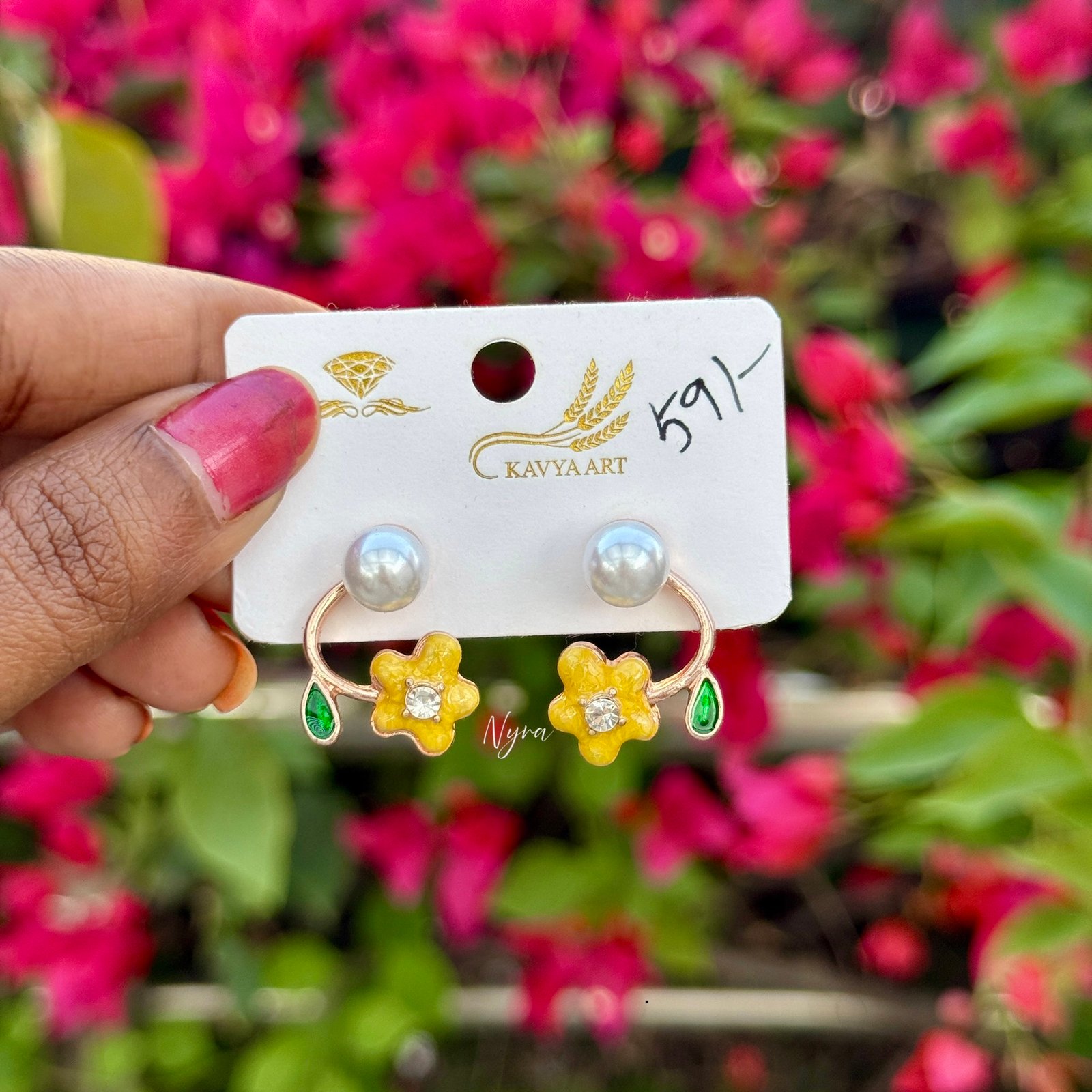 Enameled white pearl stud - Image 2