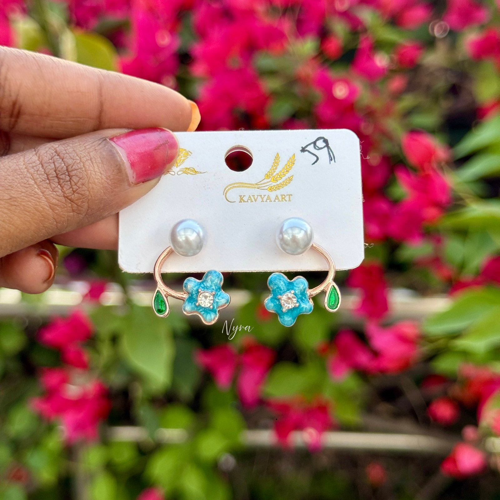 Enameled white pearl stud - Image 3